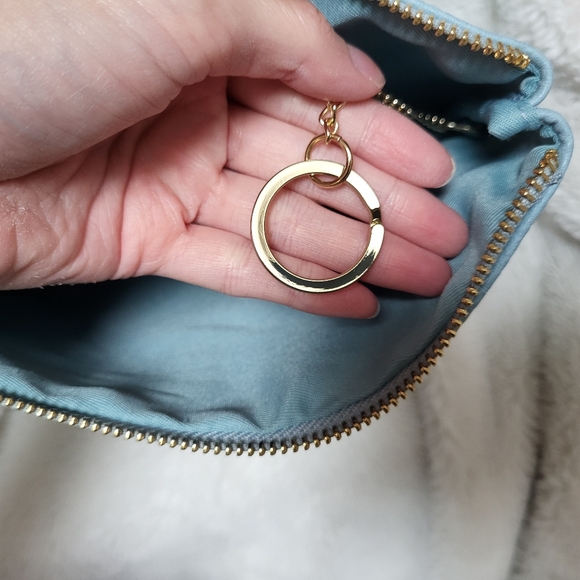 Large Embossed Pouch With Keyring From Indigo! NWT! - Picture 8 of 9